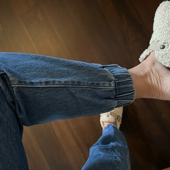 Levi Jean Joggers - Picture 3 of 4